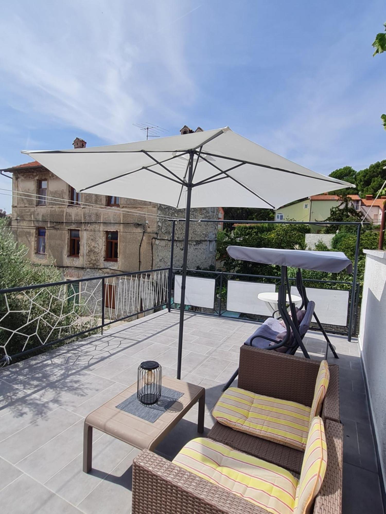 Studio Apartment City With Free Parking Pula Extérieur photo